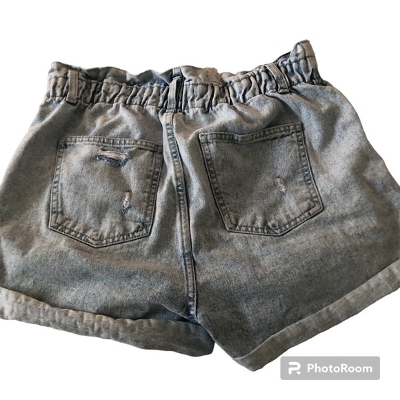 Super HI-RISE paperbag elastic belted waist light wash cotton denim shor… - Picture 2 of 12